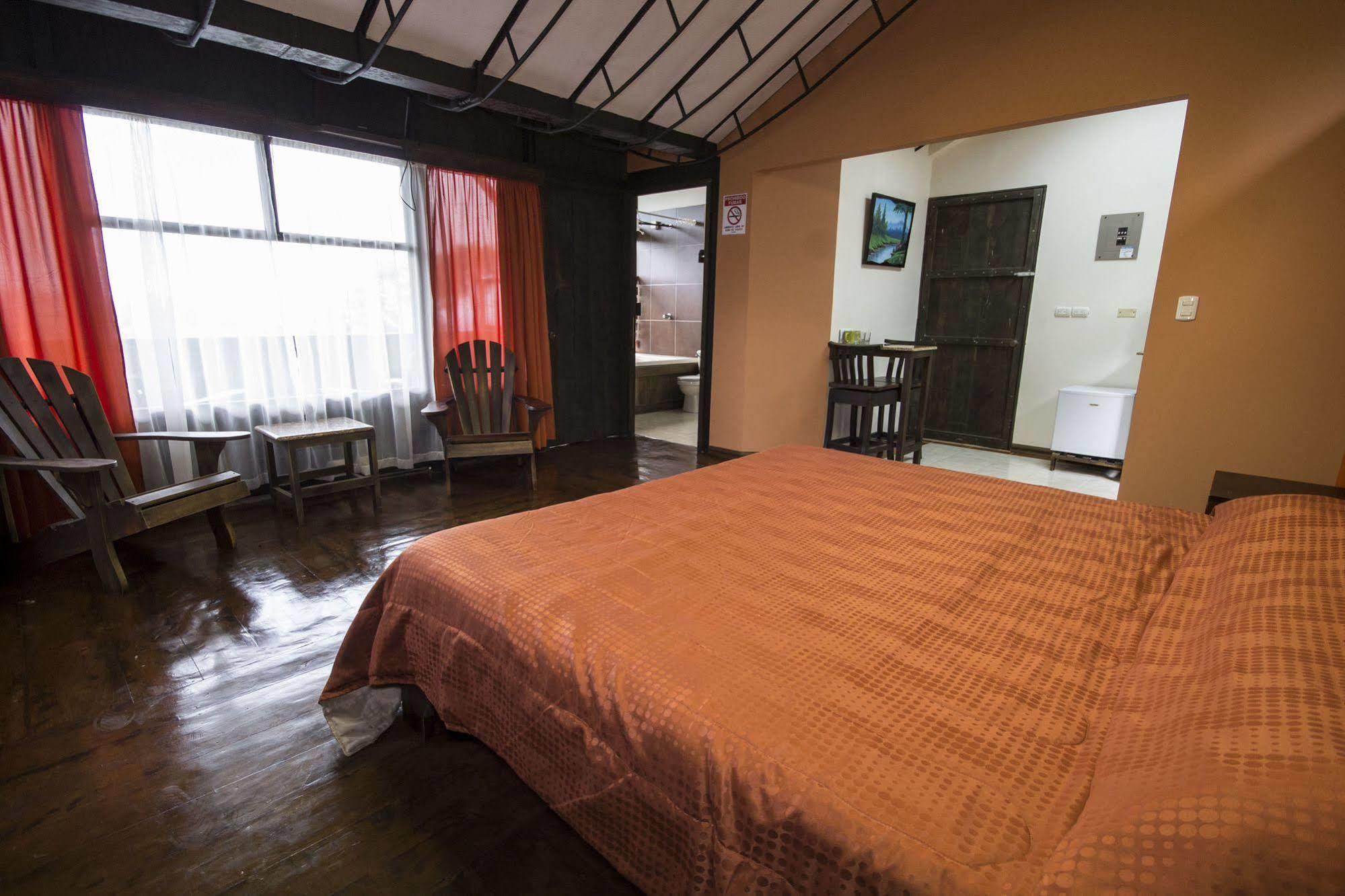 Bajos del Toro Hotel Alto Palomo מראה חיצוני תמונה